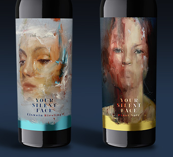 Miniatura representativa para dispositivos móviles del diseño de botellas de vino para Your Silent Face. Tea for two - packaging Madrid.